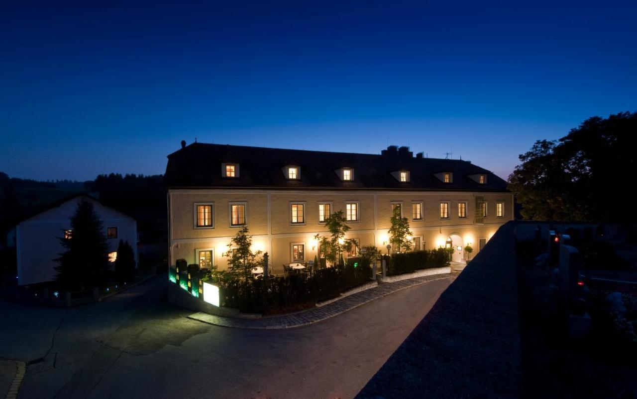 Landgasthof Winter Ardagger Stift Buitenkant foto