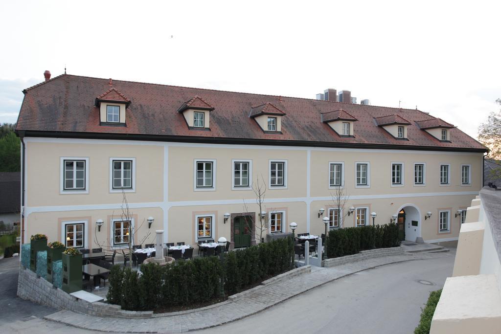 Landgasthof Winter Ardagger Stift Buitenkant foto