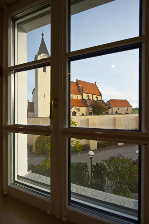 Landgasthof Winter Ardagger Stift Buitenkant foto